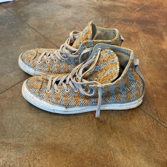 Limited Ed. Converse - Picture 2 of 5